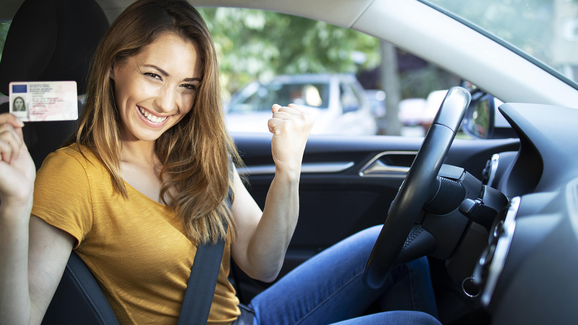 Kurs prawa jazdy – jakie zalety dają dodatkowe lekcje z instruktorem