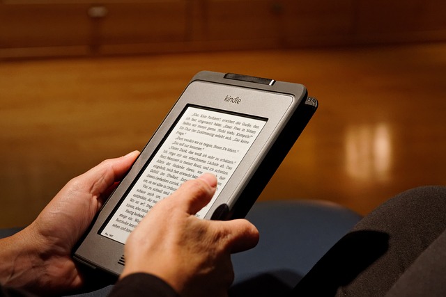 Czy warto zainwestować w czytnik Kindle? – Poznaj odpowiedzi na najważniejsze pytania