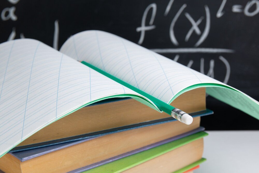 Matematyka 1 zakres podstawowy i rozszerzony: przewodnik po podręcznikach Nowa Era