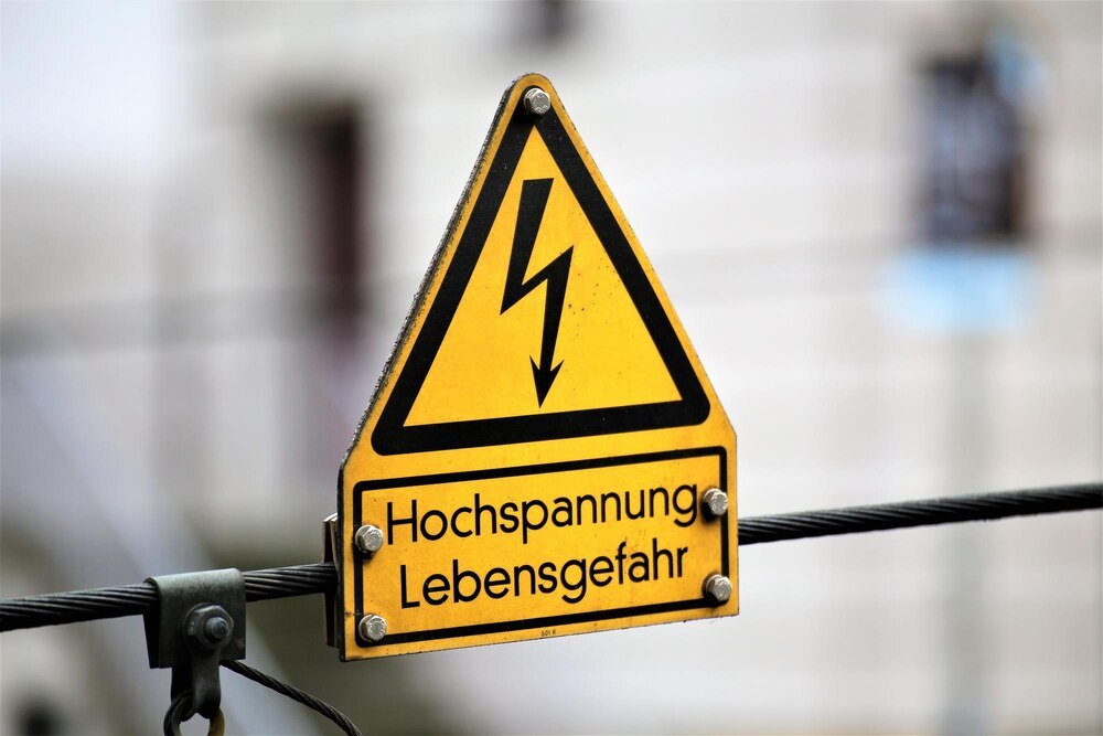 Wzory na napięcie elektryczne i ich zastosowanie w praktyce