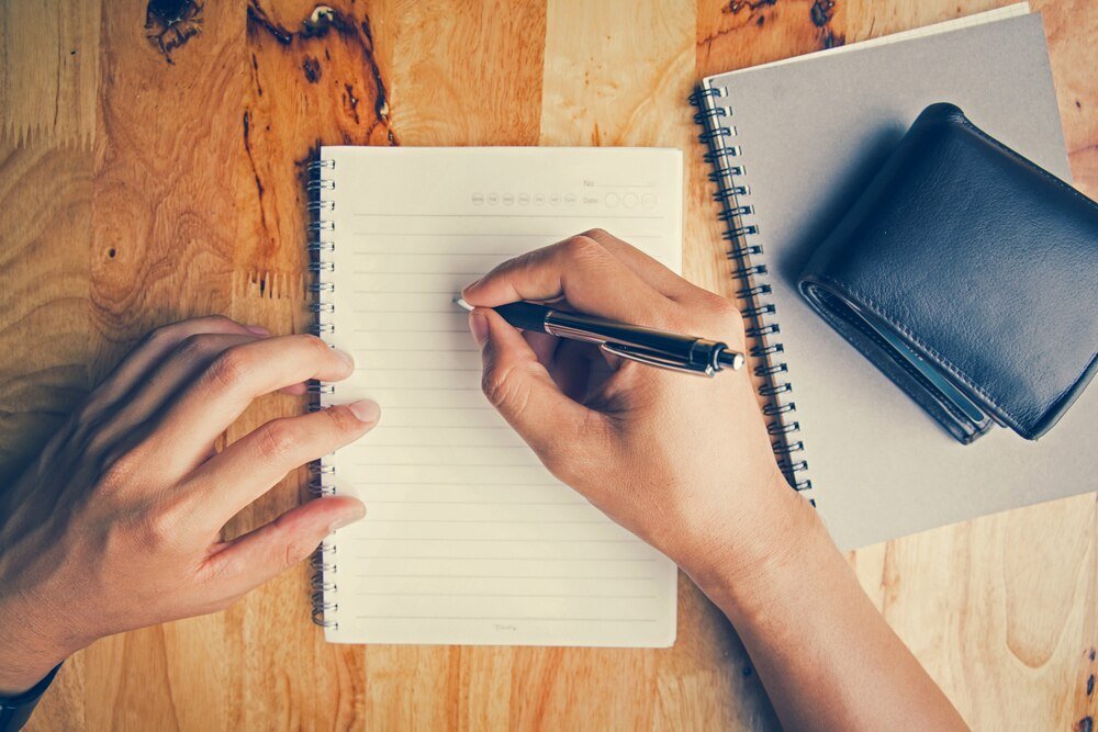 Poza czy po za – zasady pisowni w praktyce