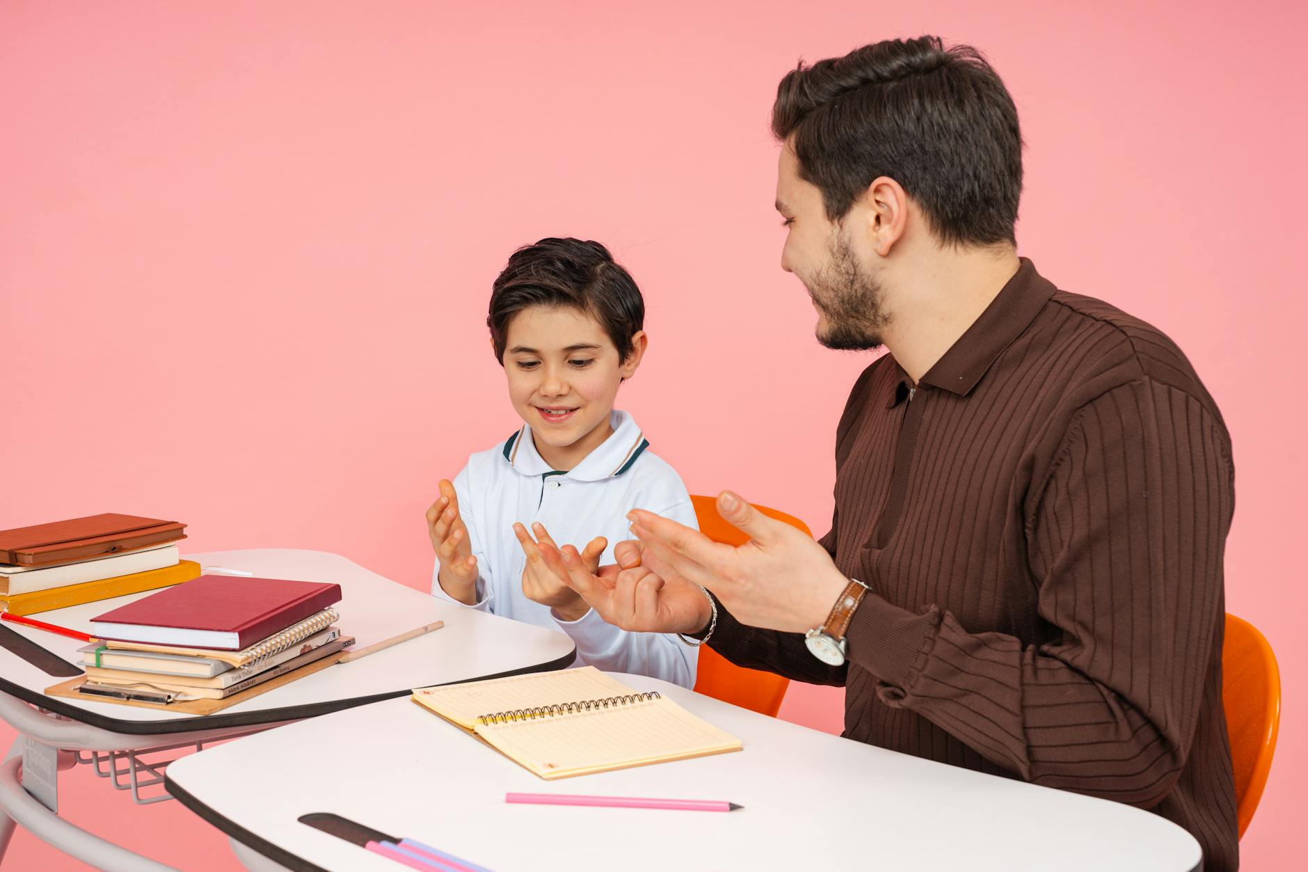 Jak wybrać szkołę terapeutyczną dla dziecka z orzeczonym autyzmem — przewodnik dla rodziców